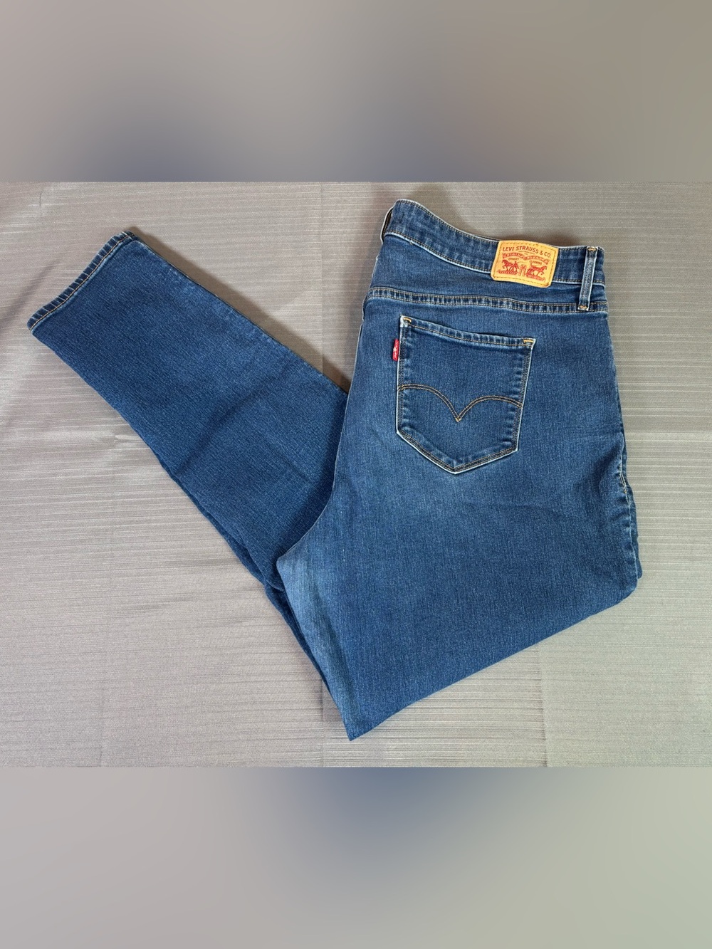 Levi’s 310 Shaping Super Skinny Jeans Dark Wash Plus Size 22W